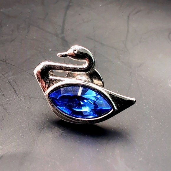 Authentic Genuine Swarovski Blue Crystal & Rhodium Lapel Pin Brooch - Picture 6 of 6